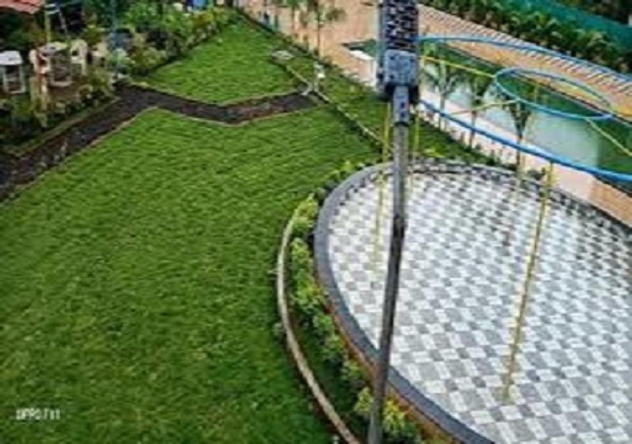 Hotel Metro Palace Resort Karjat Luaran gambar