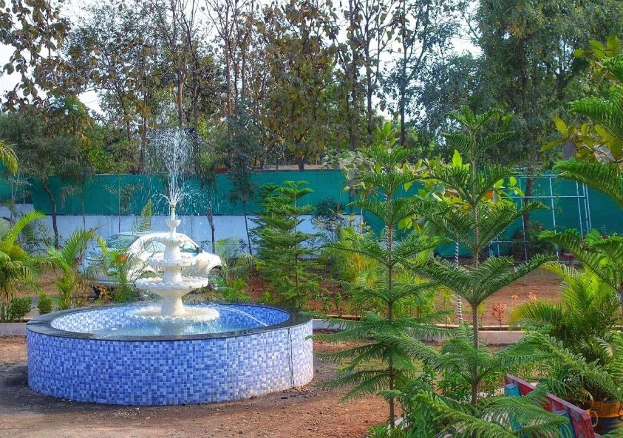 Hotel Metro Palace Resort Karjat Luaran gambar