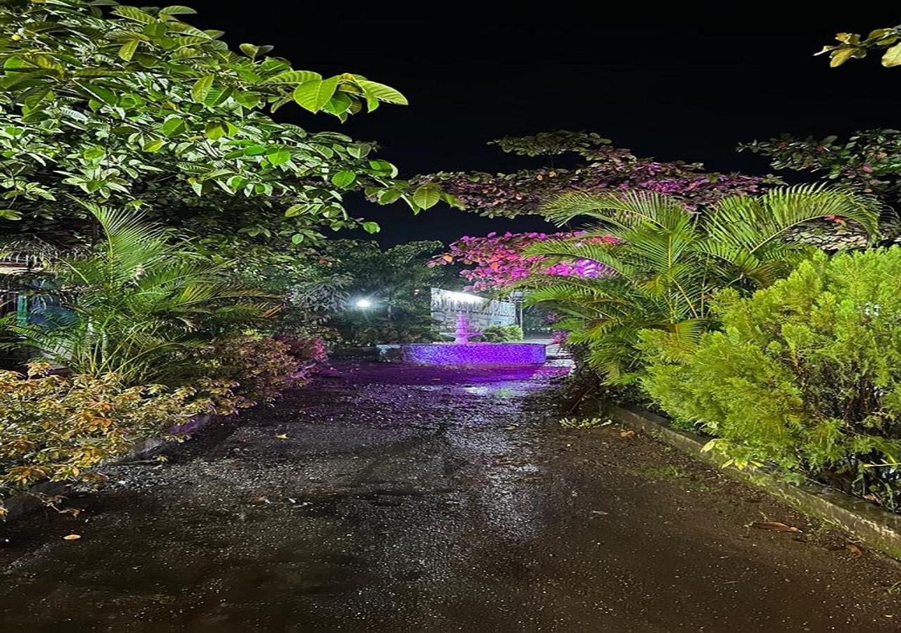 Hotel Metro Palace Resort Karjat Luaran gambar