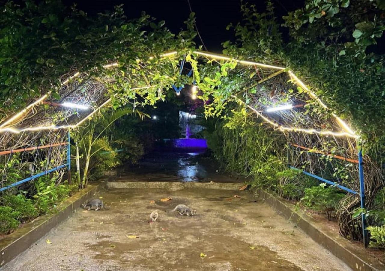 Hotel Metro Palace Resort Karjat Luaran gambar