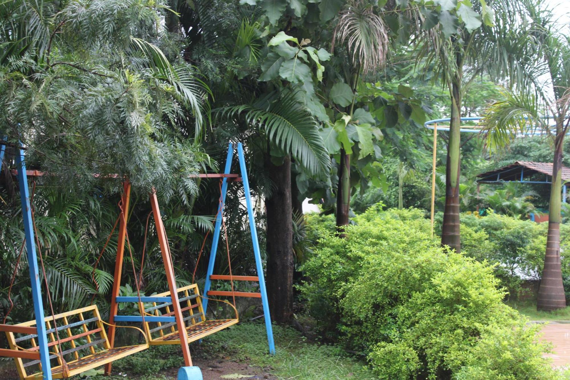Hotel Metro Palace Resort Karjat Luaran gambar