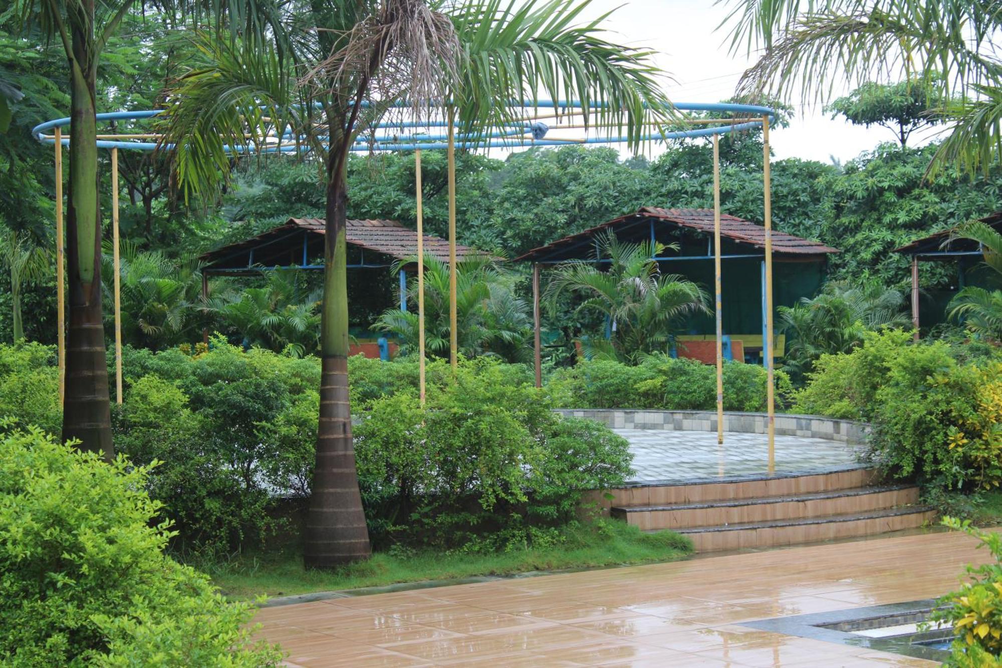 Hotel Metro Palace Resort Karjat Luaran gambar