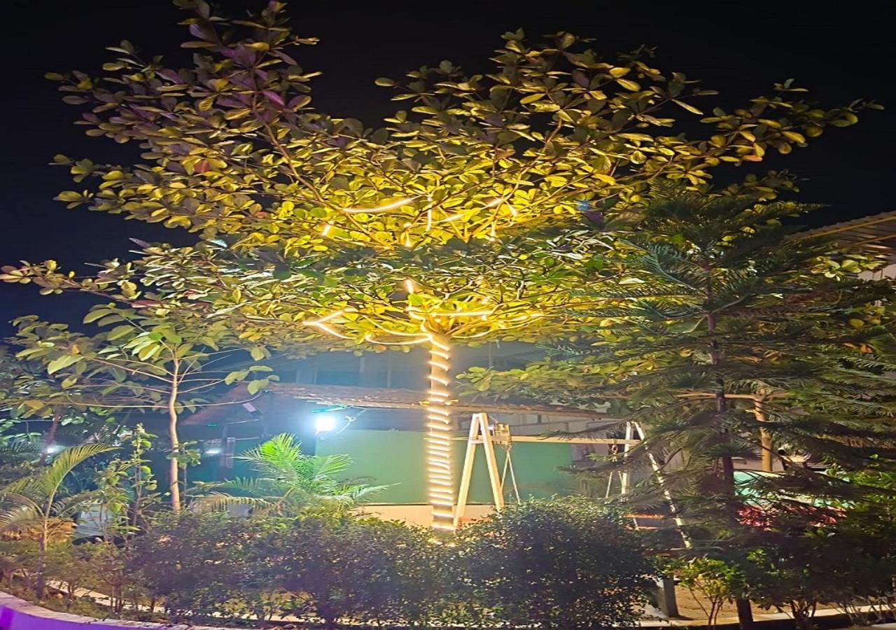 Hotel Metro Palace Resort Karjat Luaran gambar