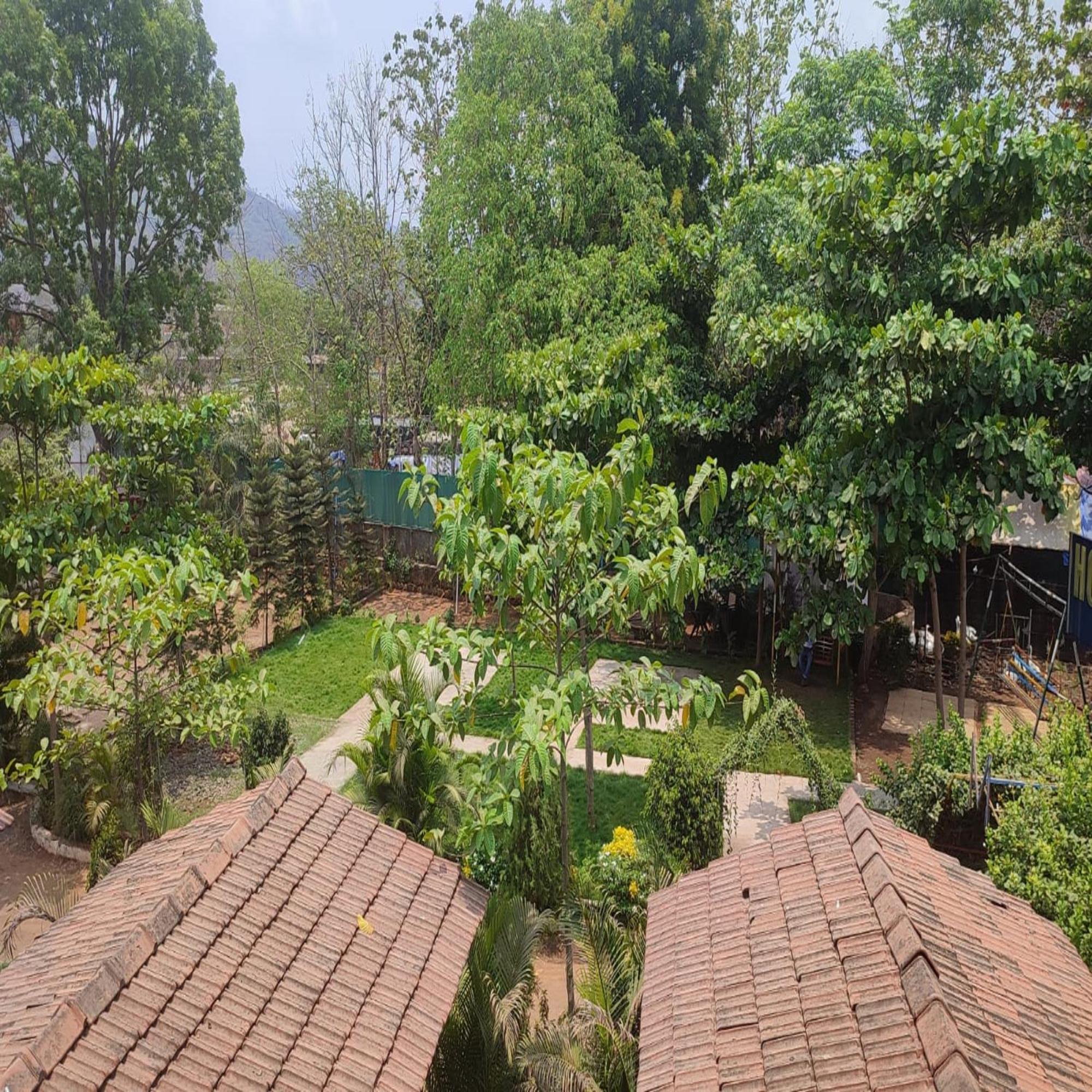 Hotel Metro Palace Resort Karjat Luaran gambar